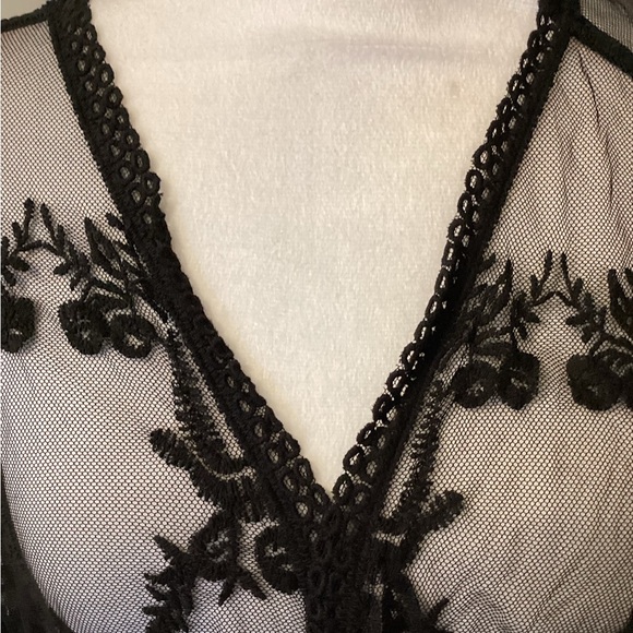 Floral Applique Sheer Duster - Picture 5 of 10